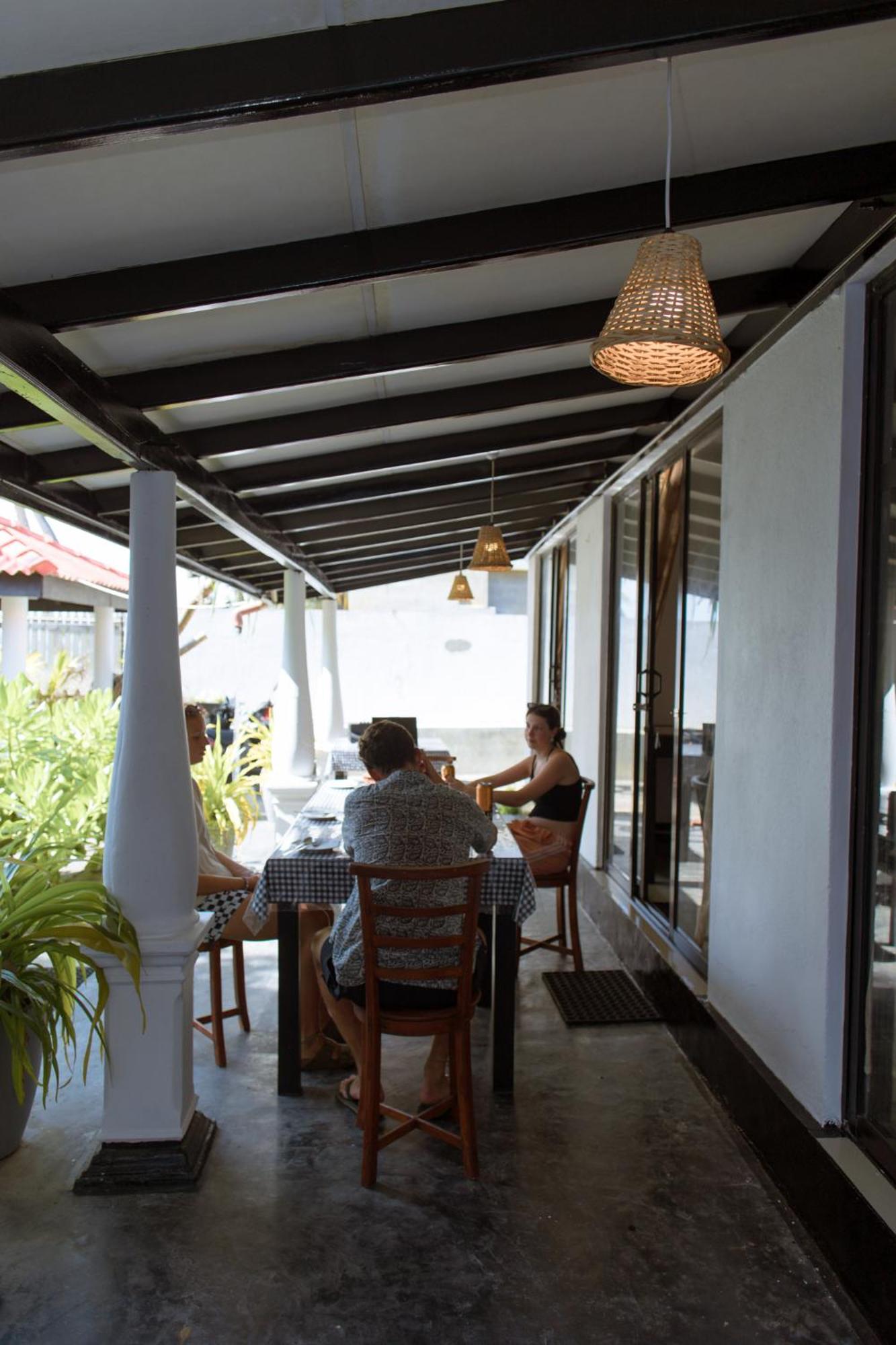 Yes Beach House Mirissa Exterior photo
