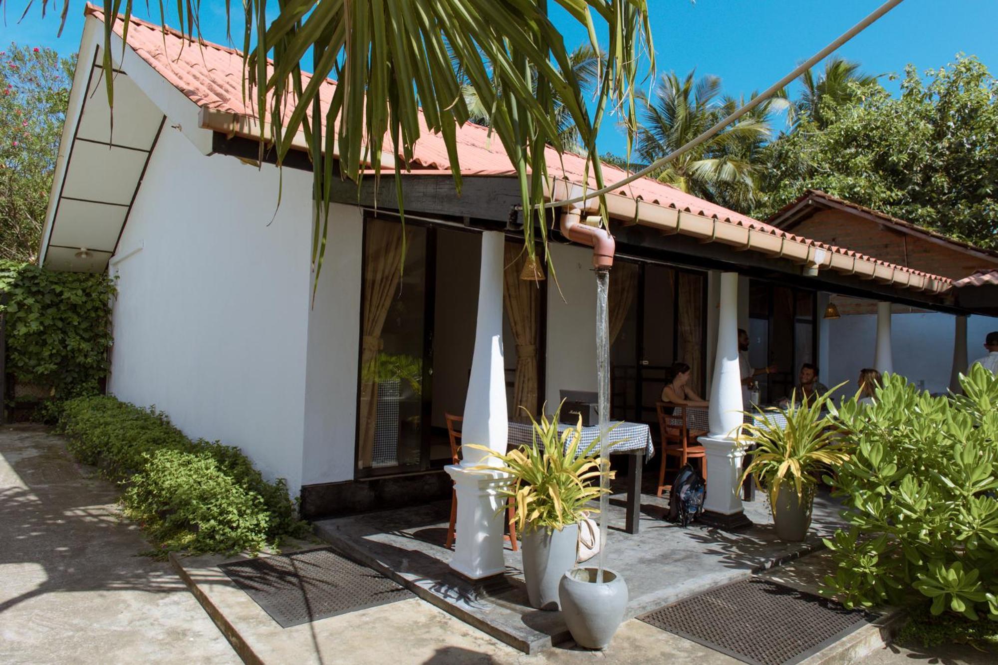 Yes Beach House Mirissa Exterior photo